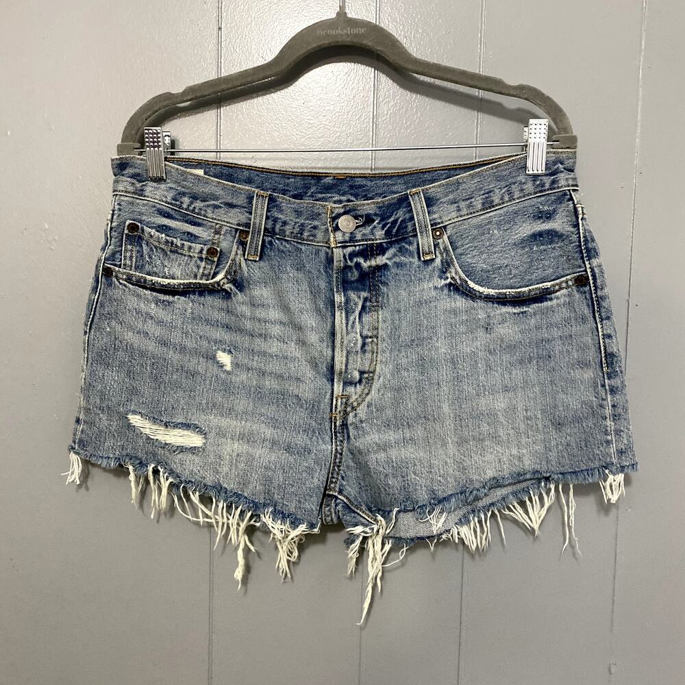 Levi's 501 Blue Medium Wash Denim Cut-off Button Fly Summer Beach Shorts 31